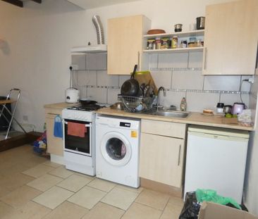 High Street - Photo 3