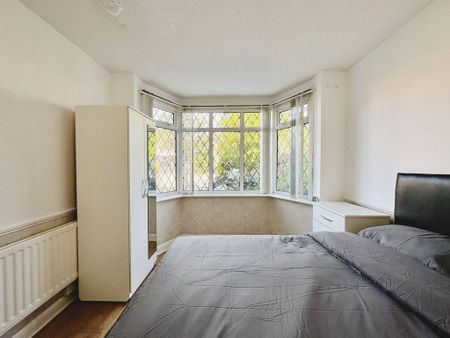 1 bedroom in a house share to rent - Photo 3