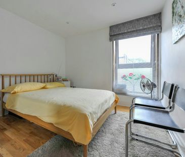 Flat to rent on - Photo 3