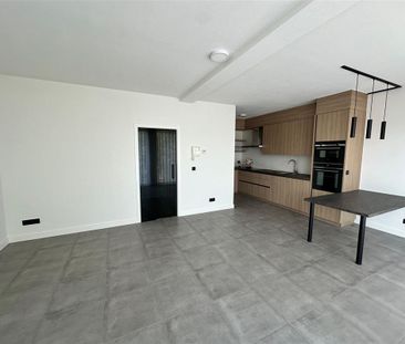 TE HUUR: Duplex-appartement met 2 slaapkamers te Genk! - Photo 1