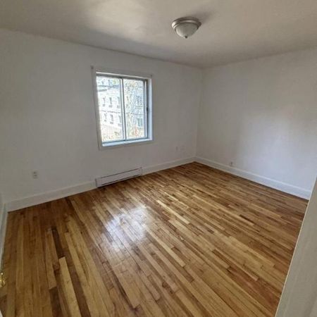 2 CH - 1 SDB - Montréal - $1,500 /mo - Photo 3