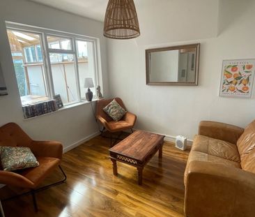 6 Bed Terraced House, Newmarket Road, BN2 - Photo 1