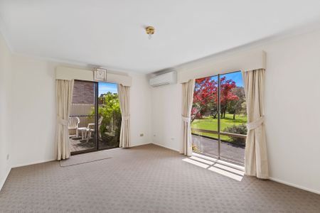 Low Maintenance Villa in Central Location - Photo 3