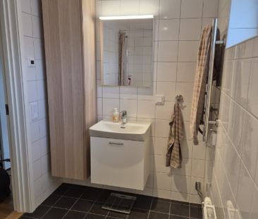 Rymligt radhus med tre sovrum i barnvänligt område i Kållered! - Photo 1