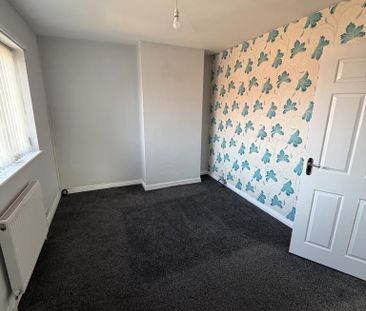 2 bedroom semi-detached house to rent - Photo 4