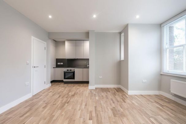 2 bedroom ground floor flat to rent - Photo 1