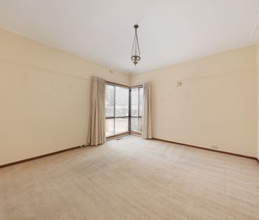 4 Luckins Rd, Bentleigh VIC 3204 - House For Rent | Domain - Photo 6