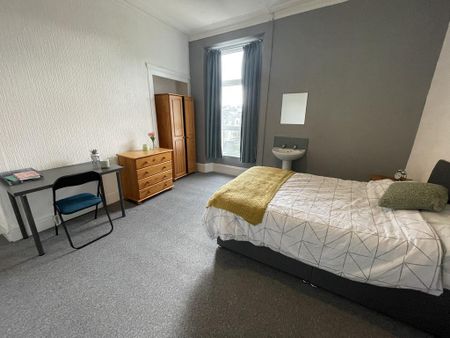 10 bedroom house share to rent - Photo 2