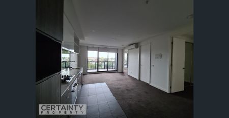 Spacious Two Bedroom Apartment In Heart Of Brunswick! - Photo 5