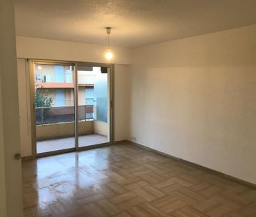 Location Appartement 1 pièce 36m² ST LAURENT DU VAR 06700 - Photo 1