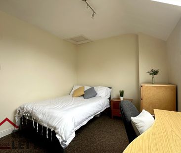 5 Bedroom Mid Terraced House - Photo 6