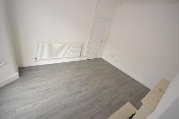 3 bedroom end of terrace house to rent - Photo 1