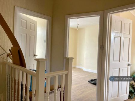 3 bedroom maisonette to rent - Photo 5