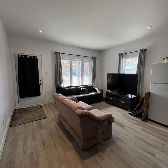 5 1/2 à 1 498$ - REZ-DE-CHAUSSÉE - Photo 1
