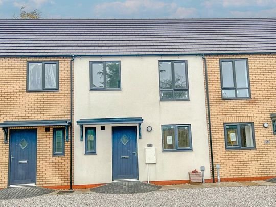 3 bedroom terraced house to rent - Photo 1
