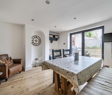 3 bedroom terraced house to rent - Photo 6