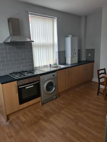 4 bedroom terraced house to rent - Photo 3