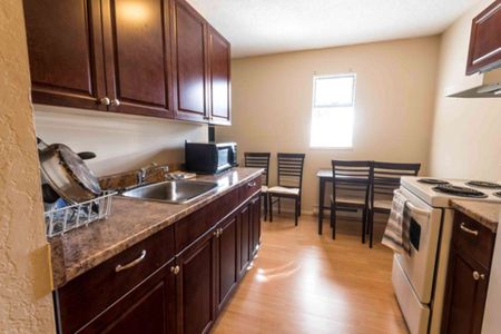 1204 Yates Street Apartments - 2 Bedroom - Photo 3