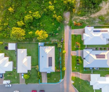 SPACIOUS FAMILY LIVING + MEDIA ROOM + SOLAR + NO REAR NEIGHBOURS - Photo 5