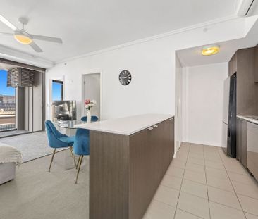 Modern Apartment in Prime Fortitude Valley Location - Photo 1