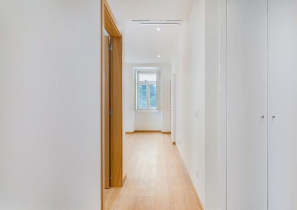 2 Bedroom Apartment with parking, Lumiar, Lisboa