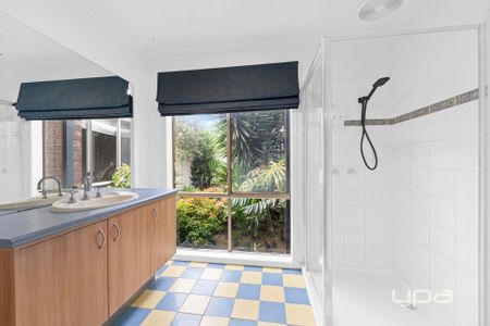 Family Home in Caroline Springs - Photo 4