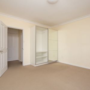 CENTRAL AND PRIVATE - Photo 2