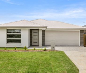 Stylish Family Home in Popular Location! - Photo 6