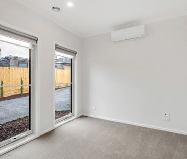 2/35 Longfellow Avenue, Mooroolbark - Photo 3