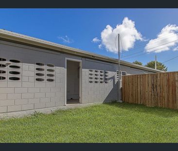 MODERN DUPLEX LIVING IN ROSSLEA! - Photo 6