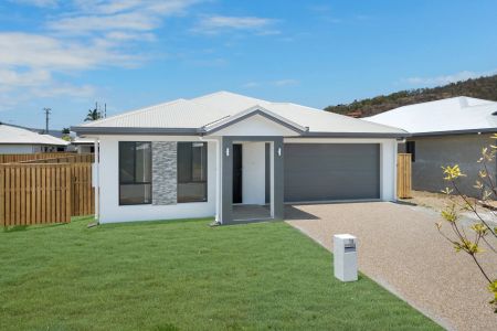 YOUR PERFECT HOME AWAITS! - Photo 5