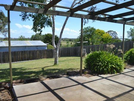 BAIRNSDALE MINERS COTTAGE - Photo 2