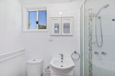 22a Lavinia Street, Forresters Beach NSW 2260 - Apartment For Rent | Domain - Photo 5