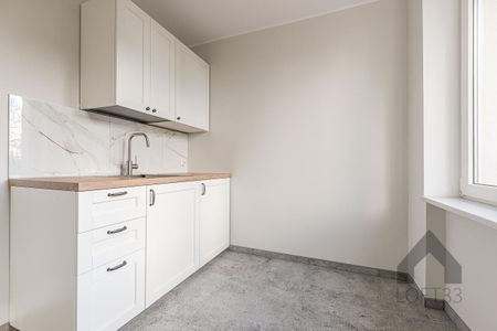 Przestronna kawalerka z balkonem w budynku z windą na osiedlu Stałym w Jaworznie do wynajęcia - Zdjęcie 5