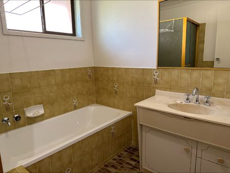 Spacious apartment close to the Broadwater - Photo 4