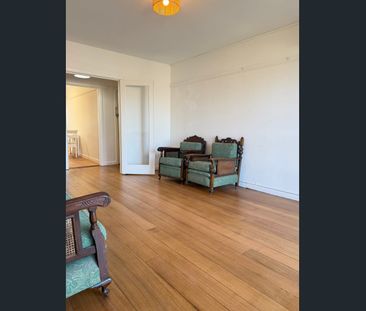 Partly Furnished Ground-Floor Apartment Moments from Chadstone - Photo 1