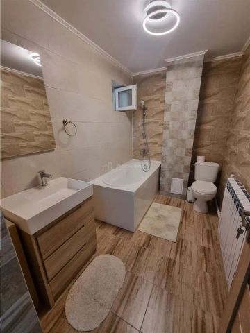 Apartament 3 camere modern et 1 Dunarii vis a vis de Liceul Teoretic bl 404 - Photo 3
