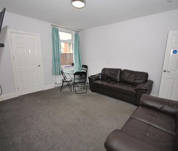1 bedroom Flat To Let - Photo 1