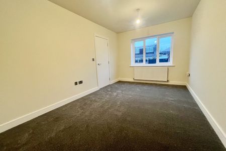 Sackville Street - Photo 3