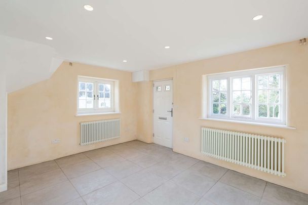 Pettiwell, Garsington - Photo 1