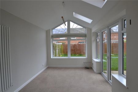 3 bedroom semi-detached house to rent - Photo 3