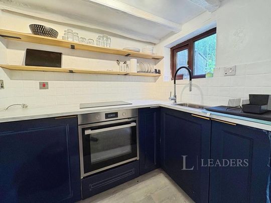 2 bedroom cottage to rent - Photo 1