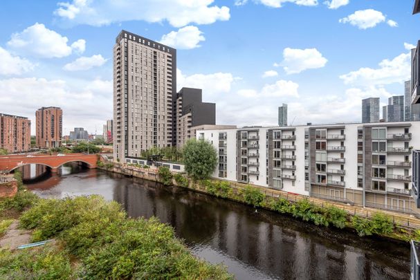3 Bed Flat, Derwent Street, M5 - Photo 1