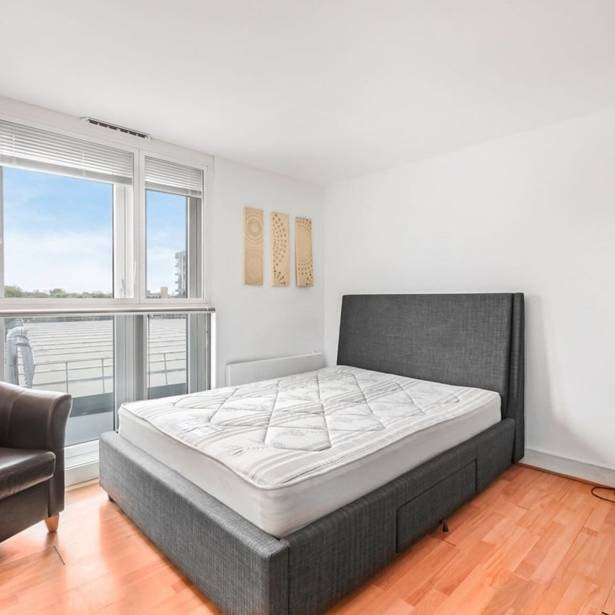 Studio Flat, Axis Court, SE16 - Photo 1