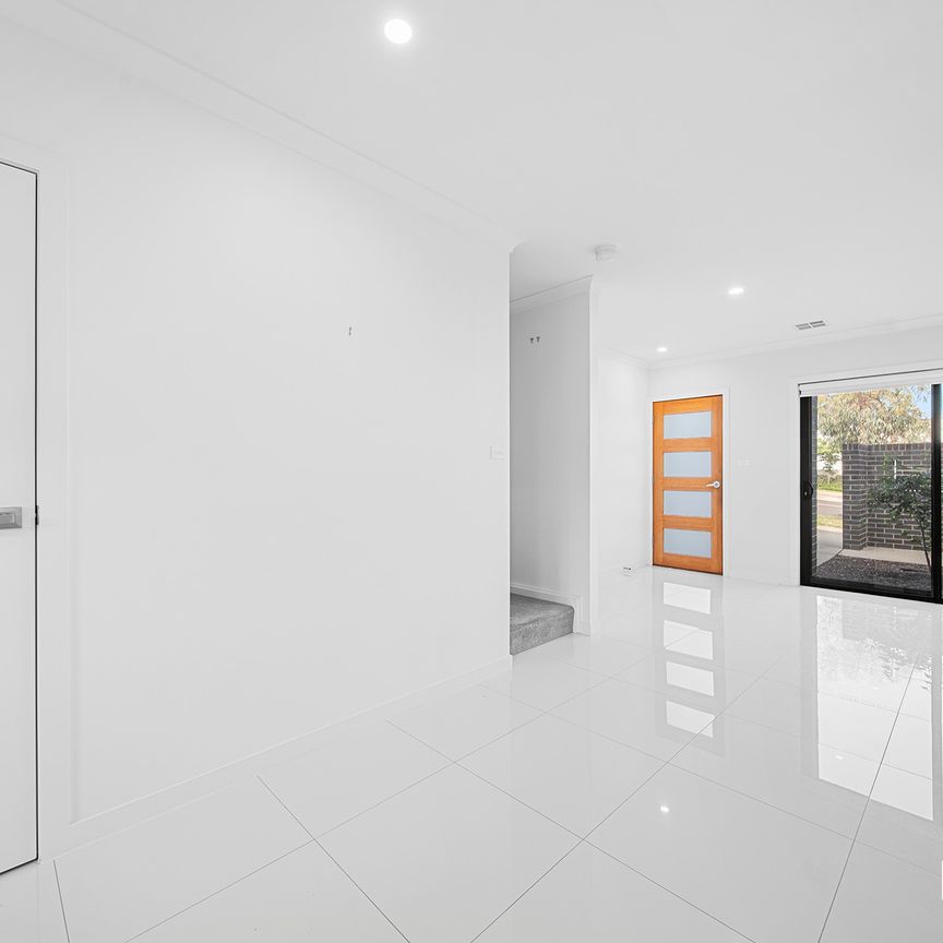 31/2 Rouseabout Street, Lawson ACT 2617 - Townhouse For Rent | Domain - Photo 1