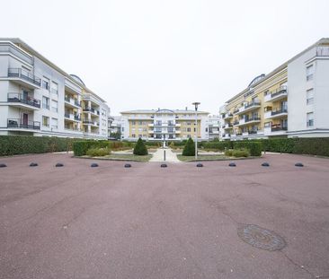 location Appartement T2 DE 43.34m² À ELANCOURT - Photo 2
