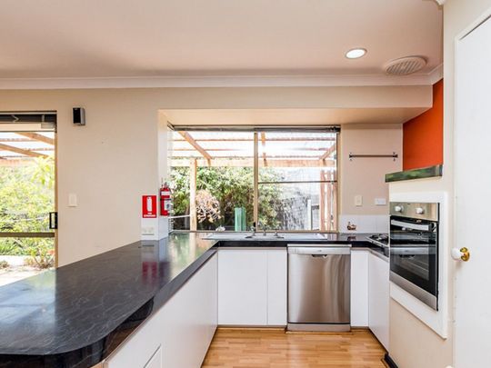 **Charming 4-Bedroom Home for Rent in Clarkson ** - Photo 1