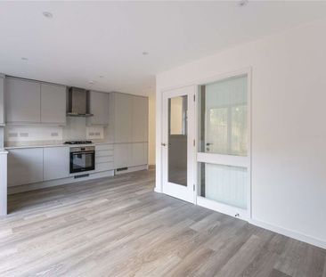 A newly renovated two bedroom house - Photo 6