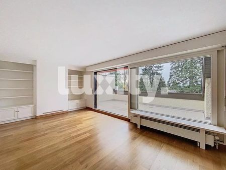 À louer à Coppet – Superbe attique de 4,5 pièces entièrement rénové (2025) Disponible immédiatement - Photo 5