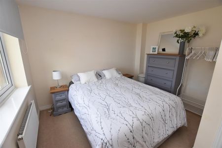 3 BED Town house To rent - Photo 3